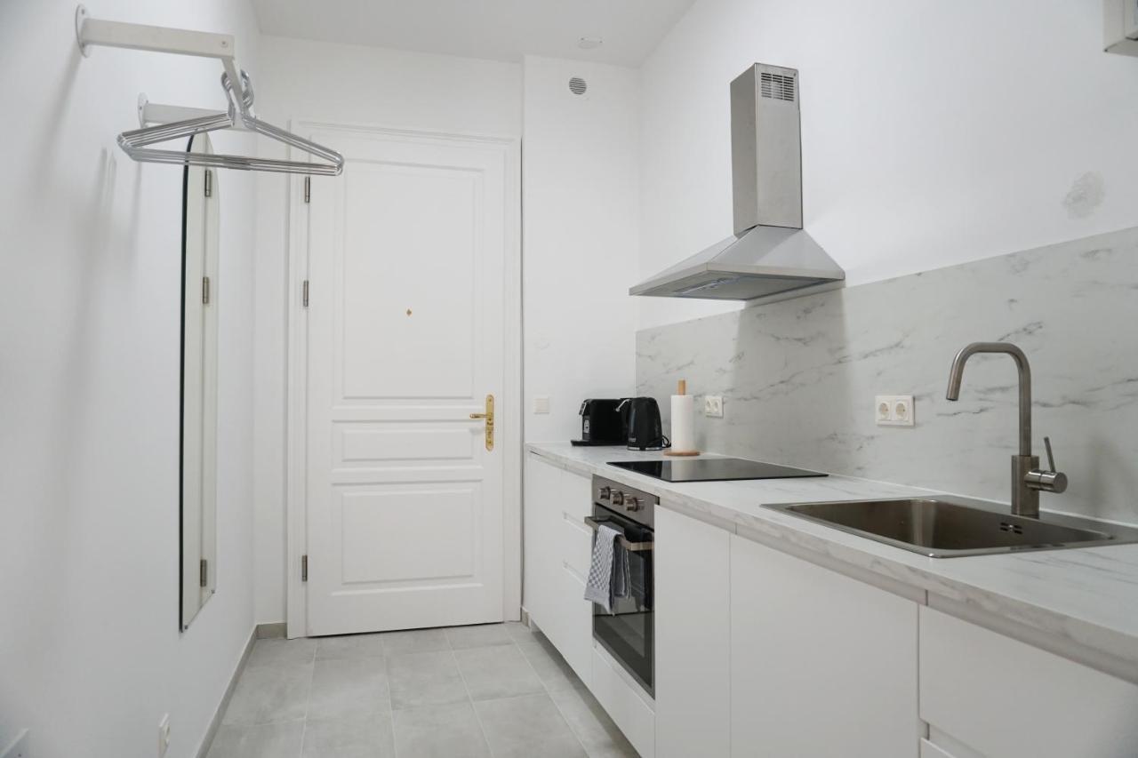 Vibrant Design Apartments - Full Kitchen - Wi-Fi - 18 Mins To City Centre Vienna Esterno foto