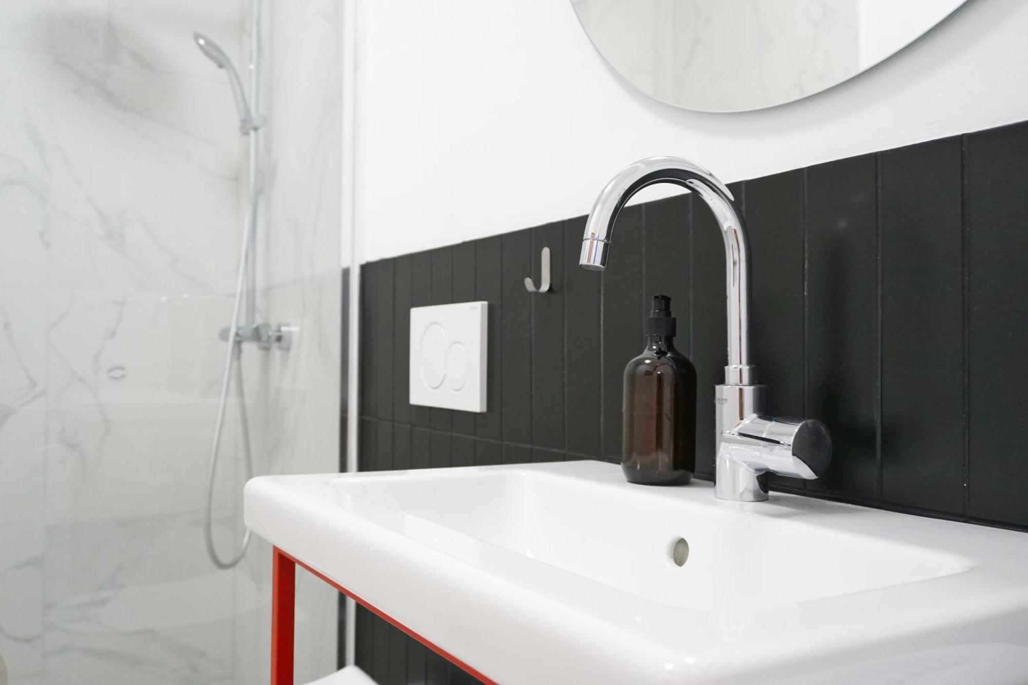 Vibrant Design Apartments - Full Kitchen - Wi-Fi - 18 Mins To City Centre Vienna Esterno foto